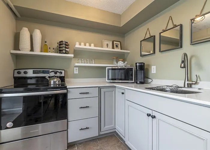 Hotel Stylish Queen Near Siu Carbondale